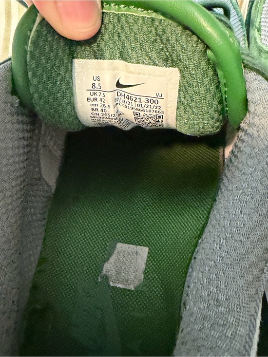 Athletic_Shoes